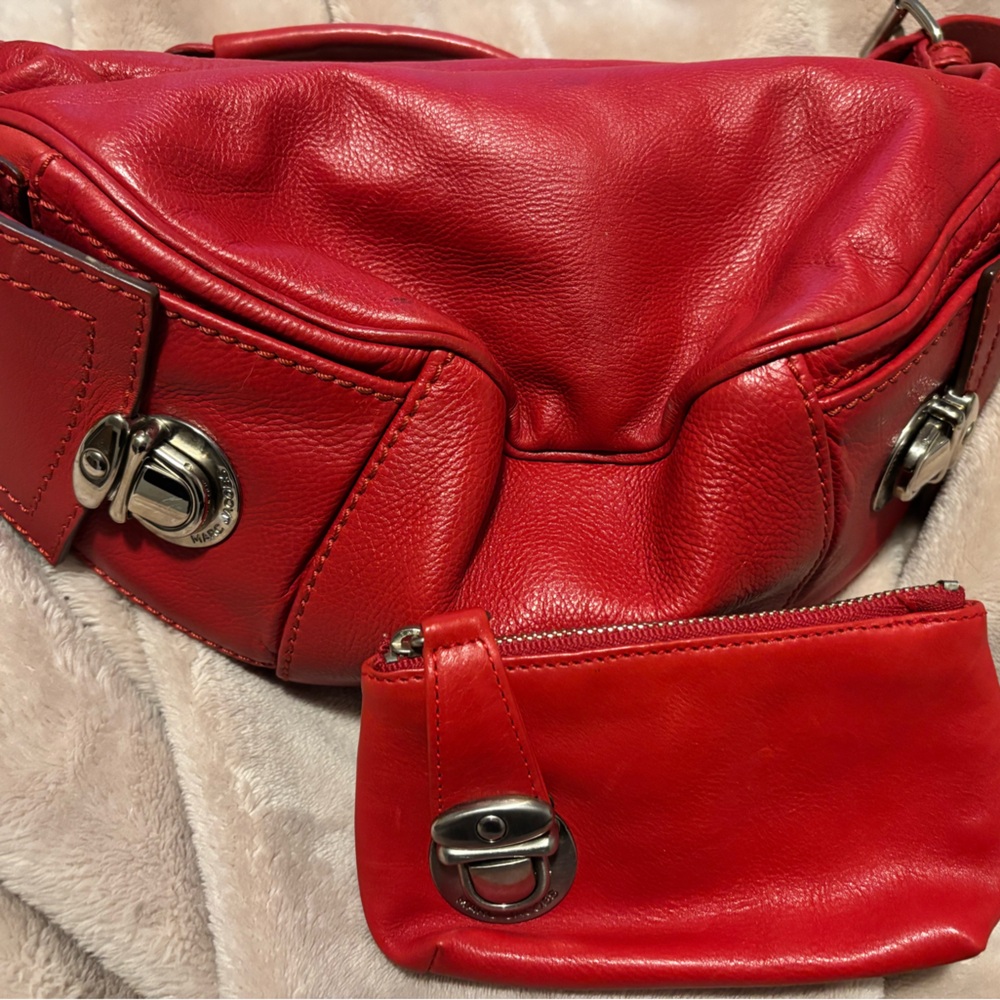 Marc Jacobs Vibrant Red Leather Shoulder Bag